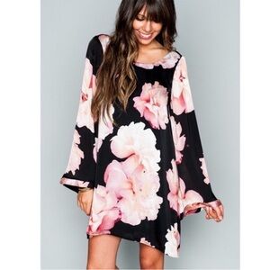 MUMU Floral Black Dress with Pink and White 🌹 Flowers